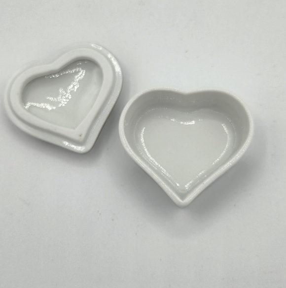 Vintage Heart-Shaped Clover Trinket Box Lefton China St Patrick's Day 1995 - Picture 3 of 6